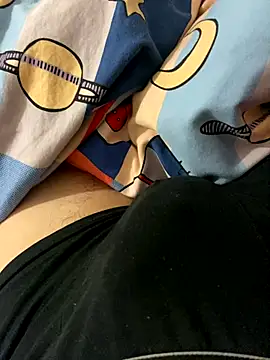 Snapshot of zou_9997 chatting on December 1, 3:22 am zou 9997 online show from December 1, 3:22 am