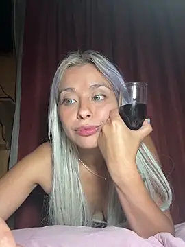 WhiteSnow09 online show from February 24, 5:22 am