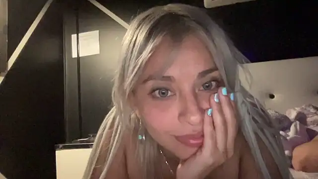 WhiteSnow09 online show from February 28, 1:05 am