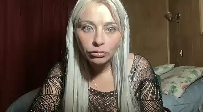 WhiteSnow09 online show from March 11, 12:54 am