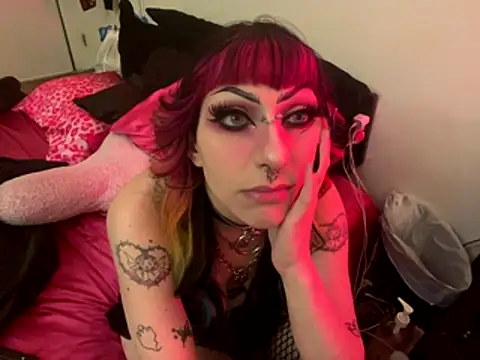 Snapshot of ChrryFoxx chatting on October 14, 9:43 am ChrryFoxx online show from October 14, 9:43 am