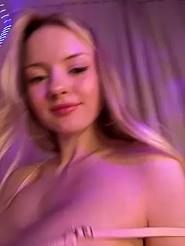 Snapshot of AngelicaaHeaven chatting on March 20, 8:08 pm AngelicaaHeaven online show from March 20, 8:08 pm