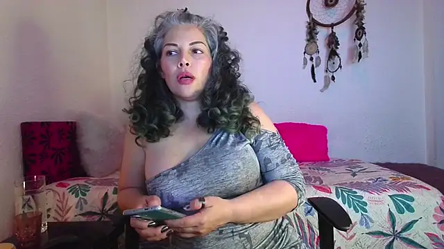 Victoria Lover online show from December 20, 3:46 am