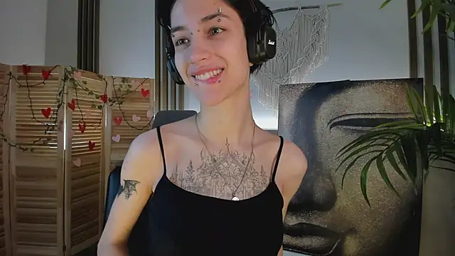 Snapshot of lisbatsyy chatting on March 5, 1:39 pm lisbatsyy online show from March 5, 1:39 pm