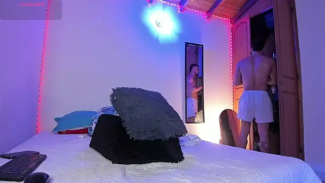 Snapshot of morenosiam chatting on October 24, 1:13 am morenosiam online show from October 24, 1:13 am