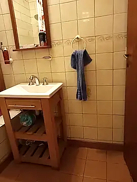 Snapshot of omeriz chatting on February 24, 10:14 pm omeriz online show from February 24, 10:14 pm