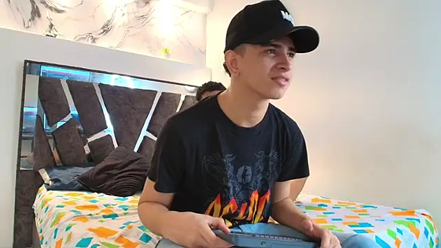 KING OFF BOYS online show from November 20, 1:33 pm