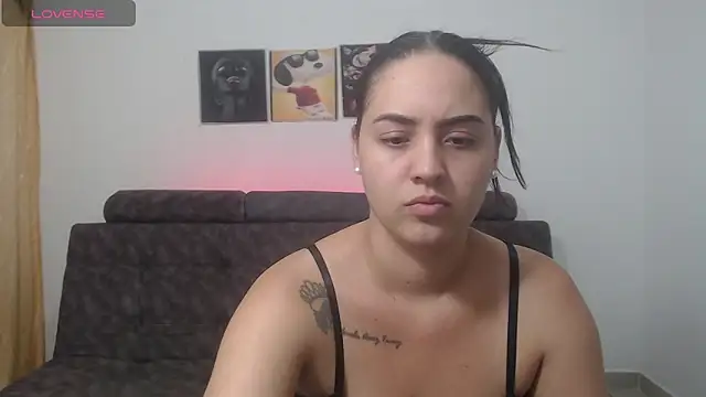 Snapshot of Anthonela_Queen chatting on March 16, 3:36 am Anthonela Queen online show from March 16, 3:36 am