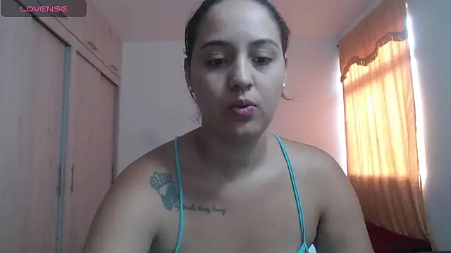 Snapshot of Anthonela_Queen chatting on October 15, 9:15 pm Anthonela Queen online show from October 15, 9:15 pm