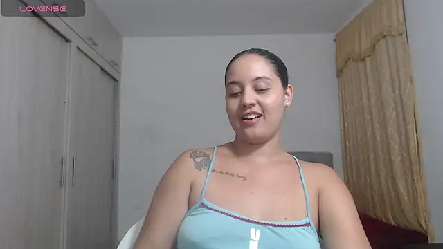 Snapshot of Anthonela_Queen chatting on October 18, 12:57 am Anthonela Queen online show from October 18, 12:57 am