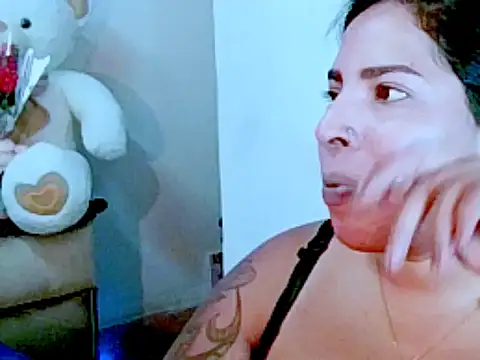 indiantopaz694u online show from February 18, 7:04 am