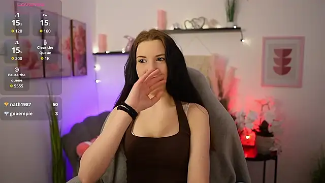 April Olsen online show from March 8, 2:10 pm