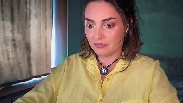  Allie  online show from April 17, 11:35 am