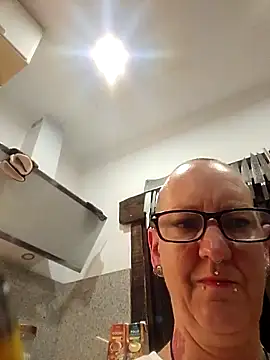 Emma Milf25 online show from November 15, 7:21 pm