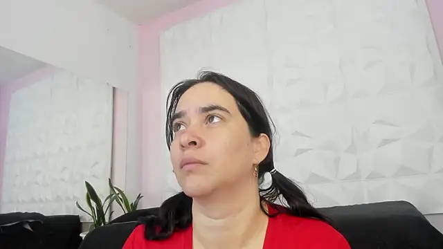 Snapshot of Valeriagomez_ chatting on October 19, 12:06 pm Valeriagomez online show from October 19, 12:06 pm