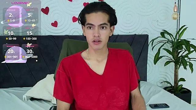 Maximoherrera 16 online show from May 15, 12:23 pm