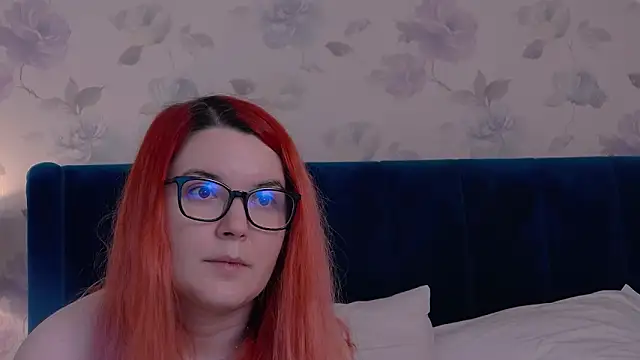 KailyKay online show from April 13, 6:02 pm