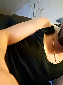 DearRusting online show from December 15, 8:13 pm