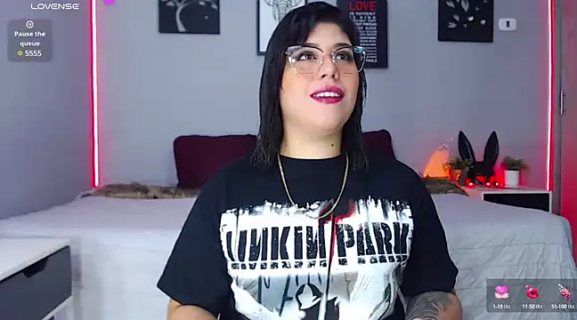 Snapshot of Veronika_metal chatting on February 25, 12:34 pm Veronika metal online show from February 25, 12:34 pm