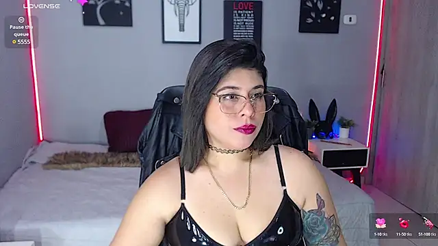 Snapshot of Veronika_metal chatting on March 4, 3:33 am Veronika metal online show from March 4, 3:33 am