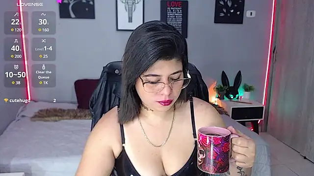 Snapshot of Veronika_metal chatting on March 4, 11:08 am Veronika metal online show from March 4, 11:08 am