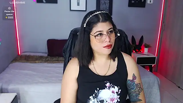 Snapshot of Veronika_metal chatting on March 6, 11:25 am Veronika metal online show from March 6, 11:25 am