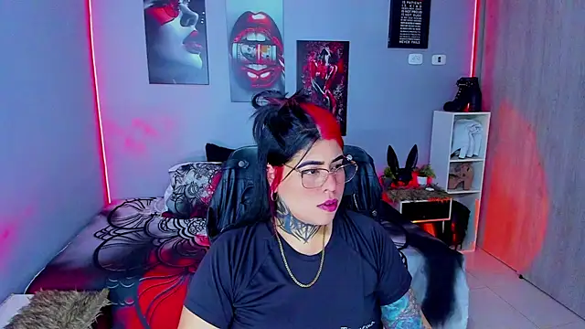 Snapshot of Veronika_metal chatting on September 25, 3:32 am Veronika metal online show from September 25, 3:32 am