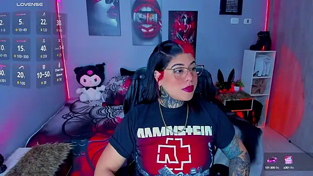 Snapshot of Veronika_metal chatting on September 29, 11:15 am Veronika metal online show from September 29, 11:15 am