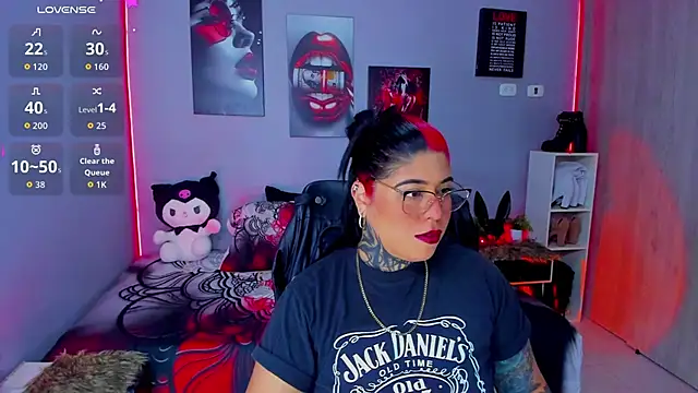 Snapshot of Veronika_metal chatting on October 2, 11:17 am Veronika metal online show from October 2, 11:17 am