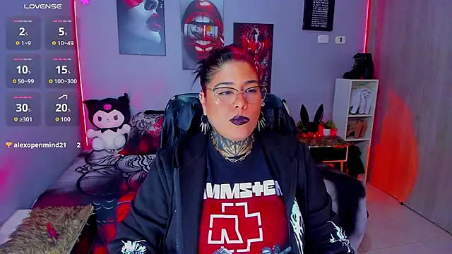 Snapshot of Veronika_metal chatting on October 20, 7:58 pm Veronika metal online show from October 20, 7:58 pm