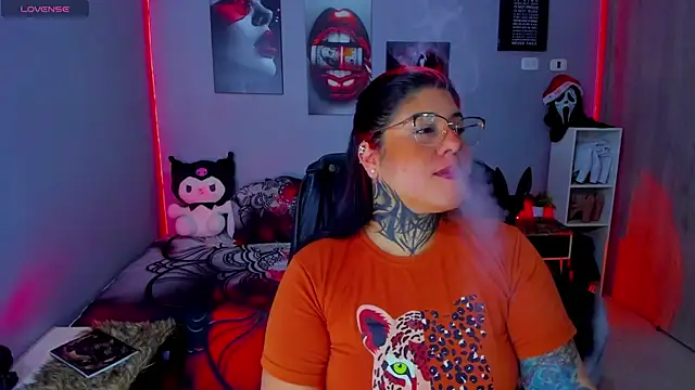 Snapshot of Veronika_metal chatting on November 18, 8:08 am Veronika metal online show from November 18, 8:08 am