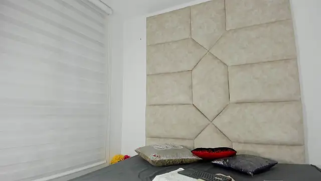 Snapshot of Vaiolett_Smith chatting on September 24, 10:51 am Vaiolett Smith online show from September 24, 10:51 am