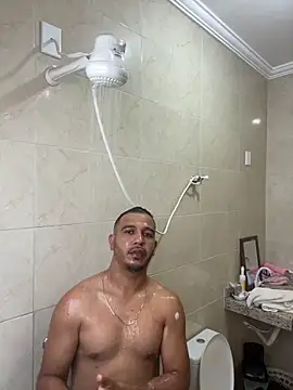 Snapshot of Lindp190194 chatting on December 5, 8:27 pm Lindp190194 online show from December 5, 8:27 pm