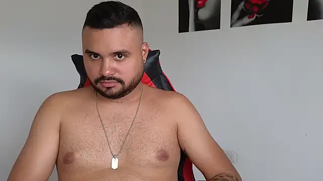 Snapshot of khalidferrer chatting on February 25, 8:51 pm khalidferrer online show from February 25, 8:51 pm