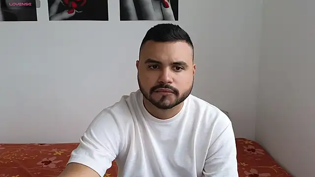 Snapshot of khalidferrer chatting on March 5, 12:22 pm khalidferrer online show from March 5, 12:22 pm