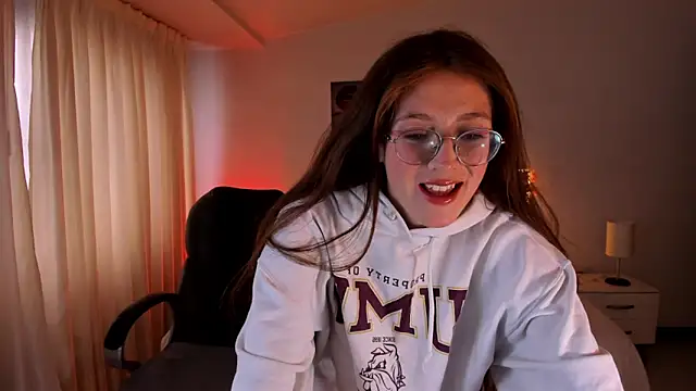 Emily Warren  online show from September 30, 8:58 pm