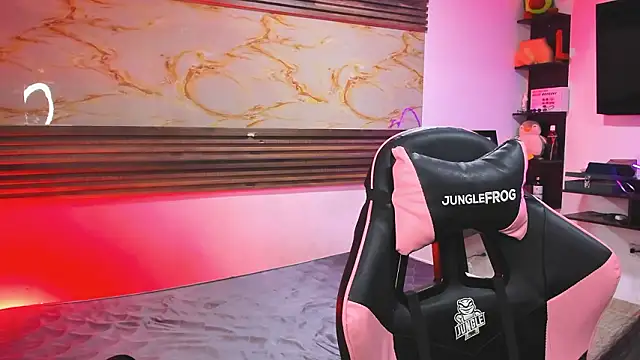 Cloe roouse online show from March 18, 7:06 pm