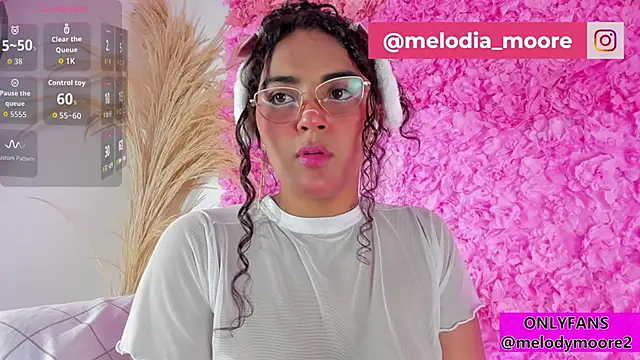 Melodymoore  online show from October 23, 2:00 am