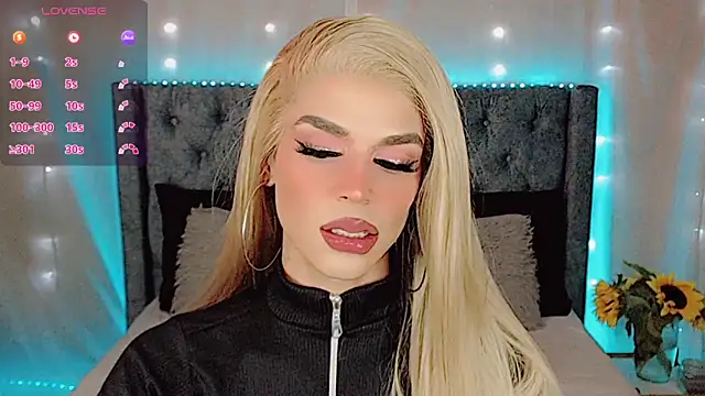 Snapshot of Dalila_moan chatting on March 22, 10:15 pm Dalila moan online show from March 22, 10:15 pm