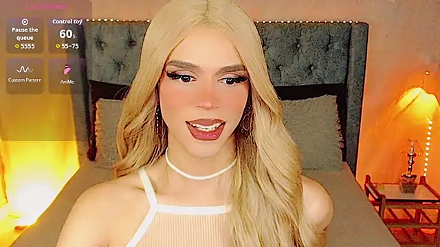 Snapshot of Dalila_moan chatting on September 15, 1:05 am Dalila moan online show from September 15, 1:05 am