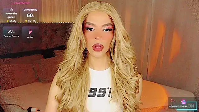 Snapshot of Dalila_moan chatting on October 19, 10:43 pm Dalila moan online show from October 19, 10:43 pm