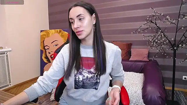 JenniferStone online show from February 5, 8:11 am