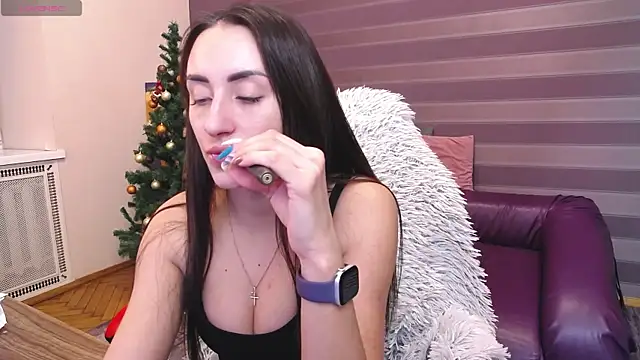 Snapshot of JenniferStone chatting on January 6, 11:47 am JenniferStone online show from January 6, 11:47 am