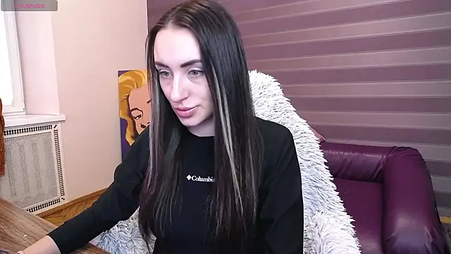 Snapshot of JenniferStone chatting on February 1, 8:13 am JenniferStone online show from February 1, 8:13 am