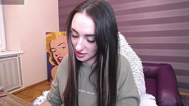 Snapshot of JenniferStone chatting on February 15, 8:13 am JenniferStone online show from February 15, 8:13 am