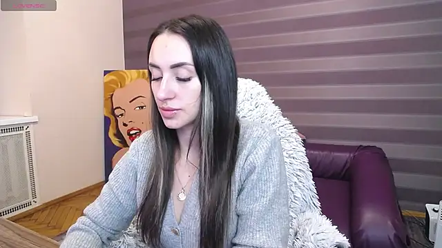 Snapshot of JenniferStone chatting on February 19, 9:16 am JenniferStone online show from February 19, 9:16 am