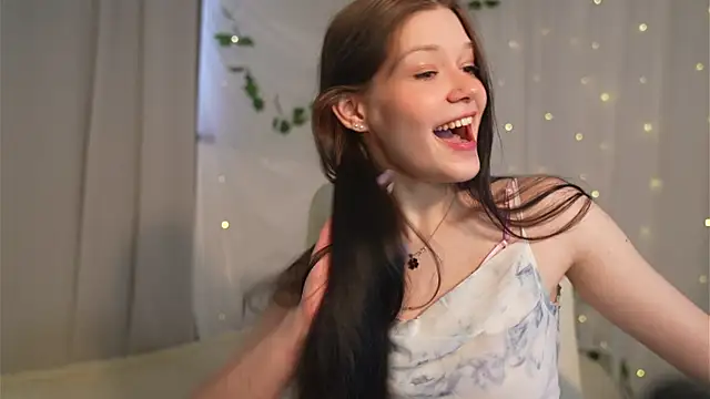 Kelly Ember online show from February 26, 8:59 am