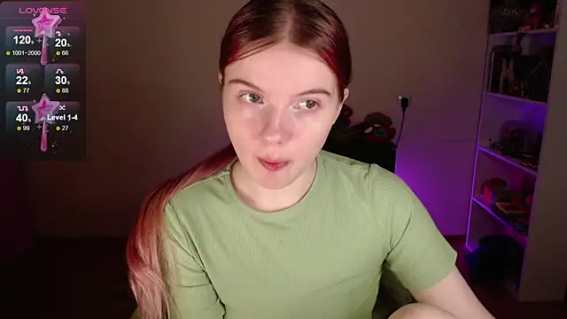 Strawberry juli online show from December 21, 12:01 pm