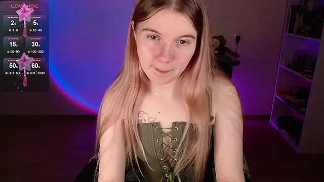 Strawberry juli online show from March 21, 3:26 pm