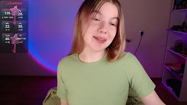 Strawberry juli online show from April 11, 5:56 am